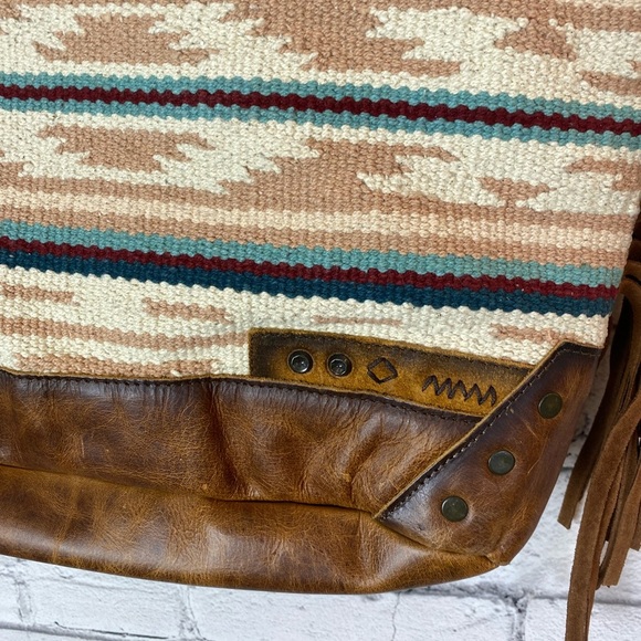 STS Palomino Millie Multi-Light Pink Serape Collection Crossbody Bag FRINGE NEW - Picture 3 of 11